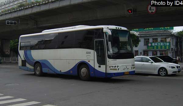 為滿足校園用車(chē),鴻鳴巴士新增校巴用車(chē)系列